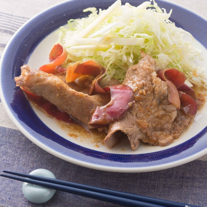 りんごの皮と豚肉の生姜焼き